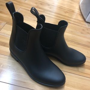 Like New Rain Booties
